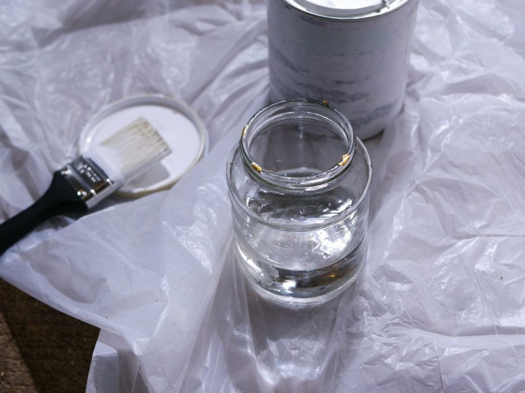 Mineral Spirits vs Turpentine Which One Should You Use? I Paint You Sip